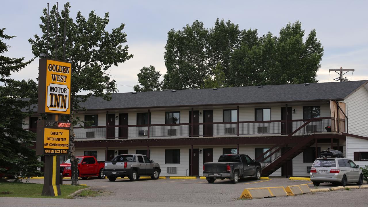 Golden West Motor Inn Carstairs Extérieur photo
