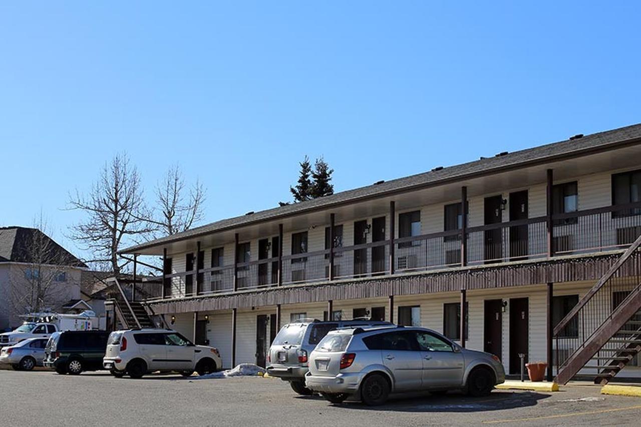 Golden West Motor Inn Carstairs Extérieur photo